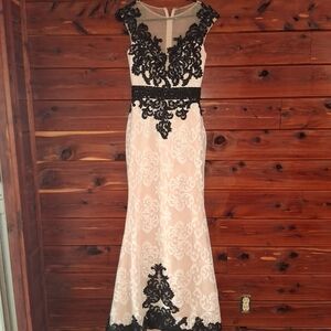 Elegant Black and White Lace Evening Gown